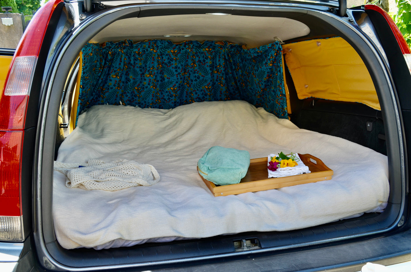 READY TO SHIP ! SET OF VOLVO V70, XC70 2000 TO 2006 BLIND CURTAINS. A CAMPER VAN FOR 339€