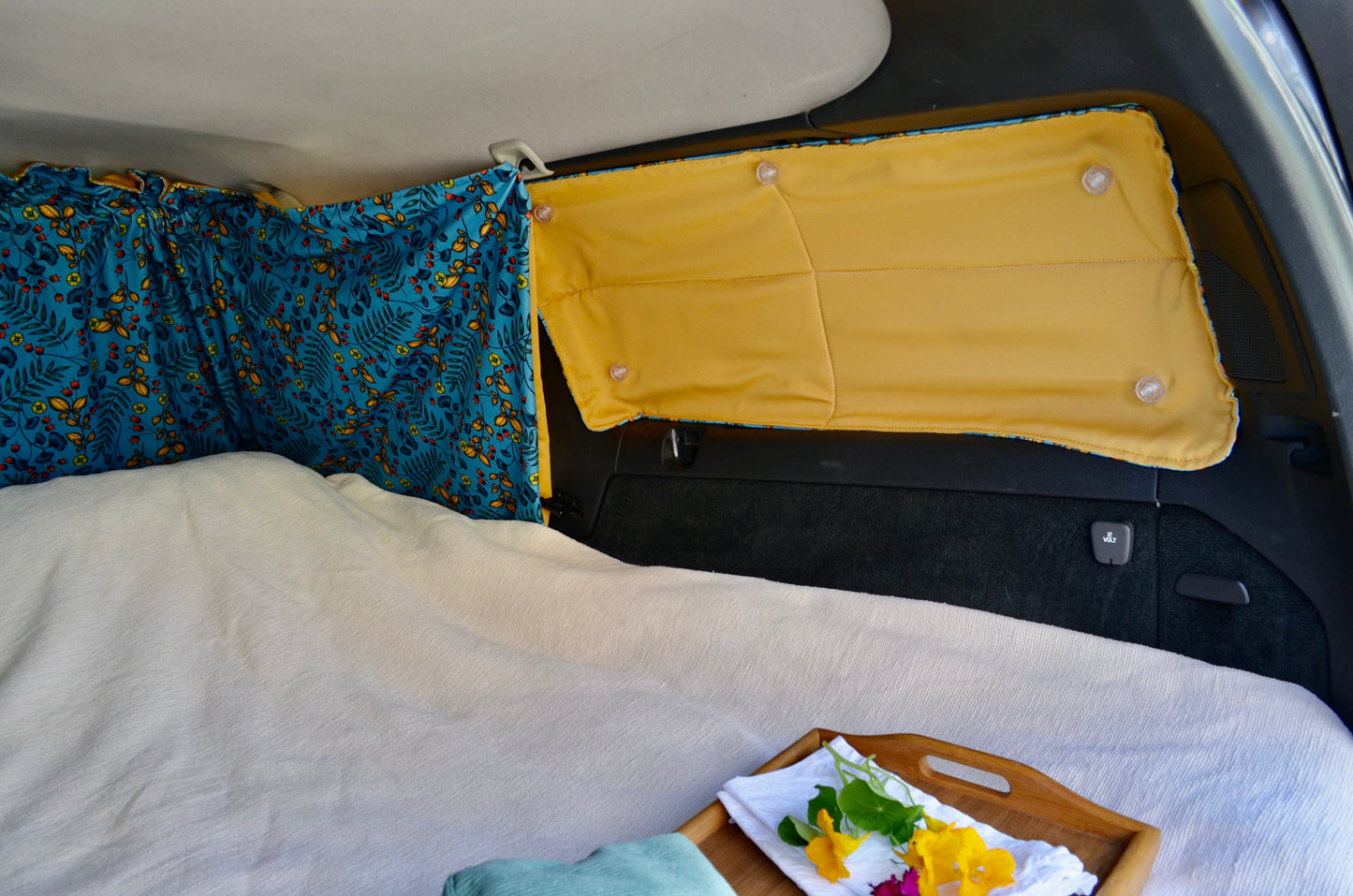 READY TO SHIP ! SET OF VOLVO V70, XC70 2000 TO 2006 BLIND CURTAINS. A CAMPER VAN FOR 339€