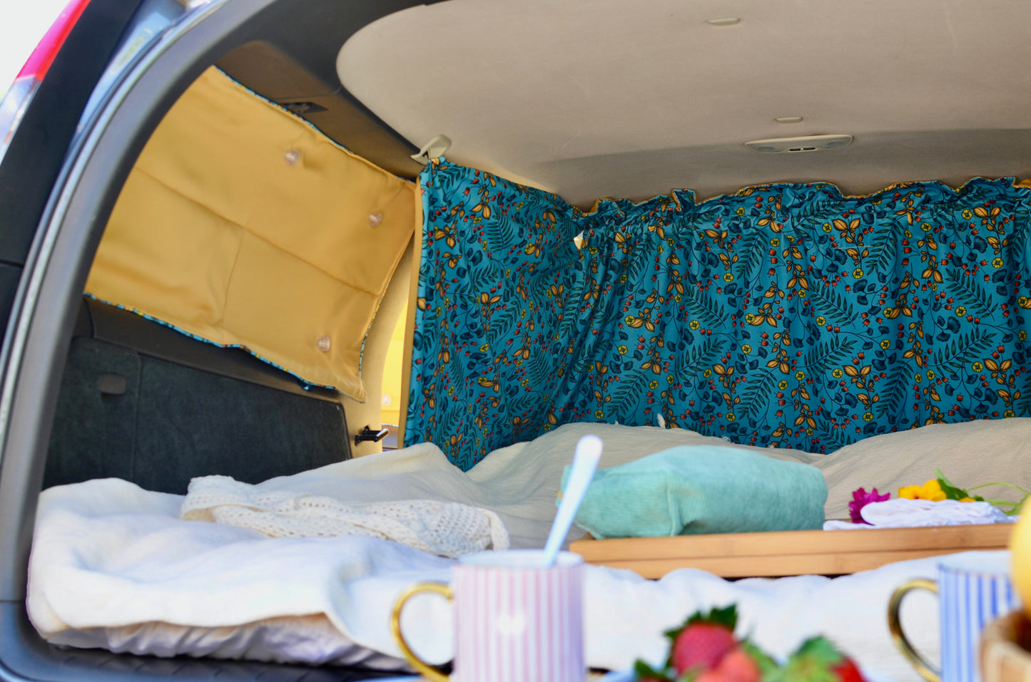 READY TO SHIP ! SET OF VOLVO V70, XC70 2000 TO 2006 BLIND CURTAINS. A CAMPER VAN FOR 339€