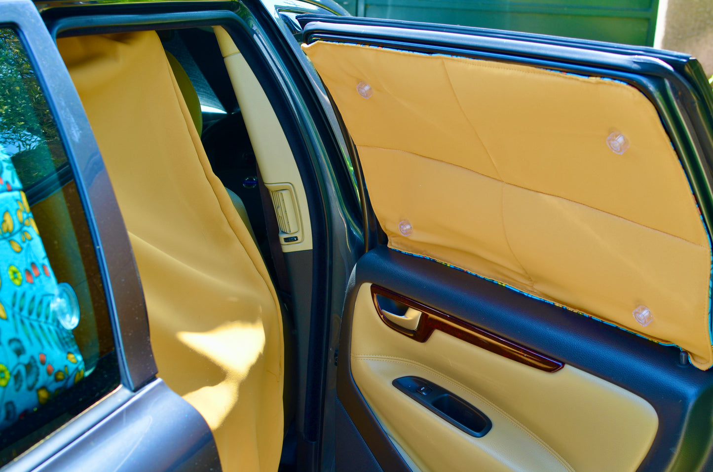 READY TO SHIP ! SET OF VOLVO V70, XC70 2000 TO 2006 BLIND CURTAINS. A CAMPER VAN FOR 339€