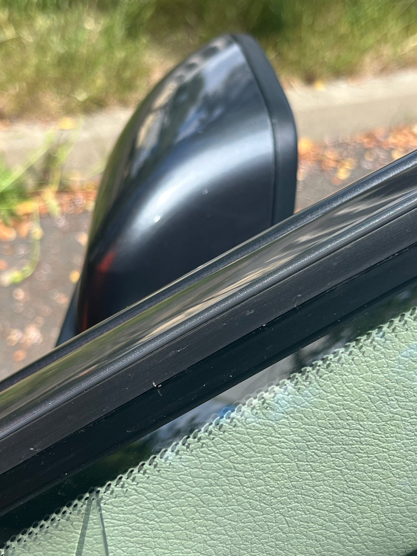 VOLVO V70 XC70 S60 WINDSHIELD TRIM MOULDING REPAIR KIT. SEALS AND CLIPS INCLUDED