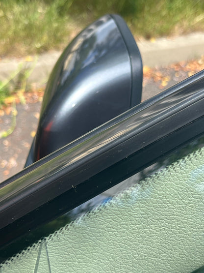 VOLVO V70 XC70 S60 WINDSHIELD TRIM MOULDING REPAIR KIT. SEALS AND CLIPS INCLUDED
