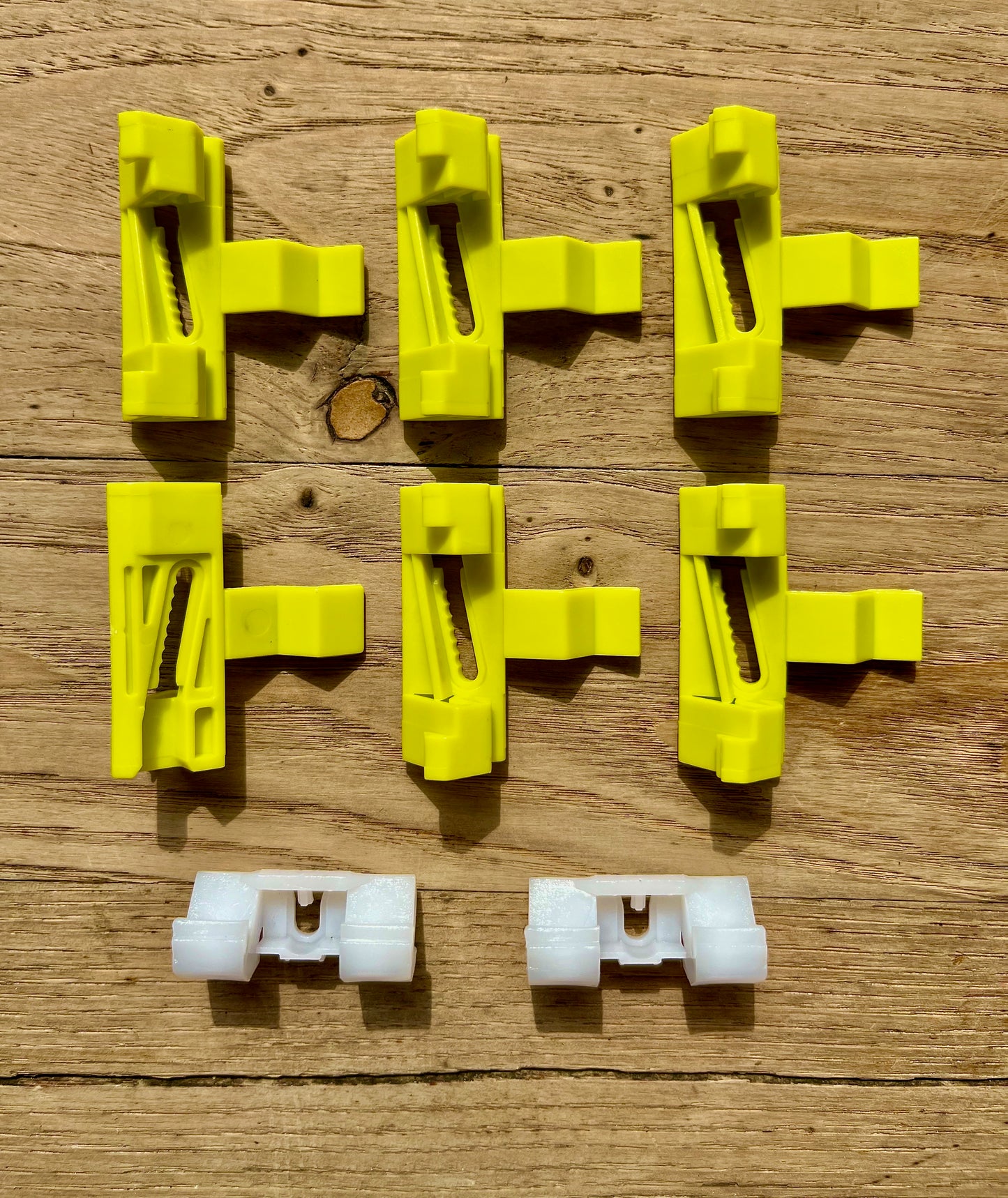 VOLVO V70, XC70, S60 WINSHIELD TRIM CLIPS, ORIGINAL VOLVO QUALITY. SET OF 8 CLIPS